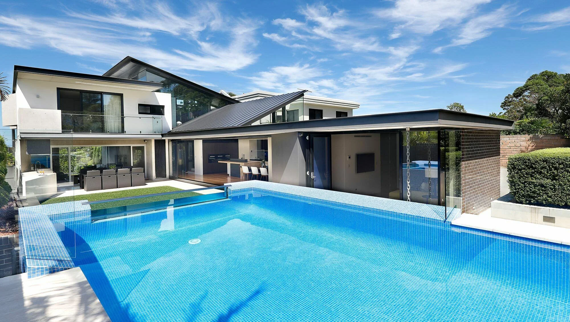 New concrete pool and surrounds at Burraneer Bay